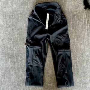 Lululemon Cargo Super-High-Rise Hiking